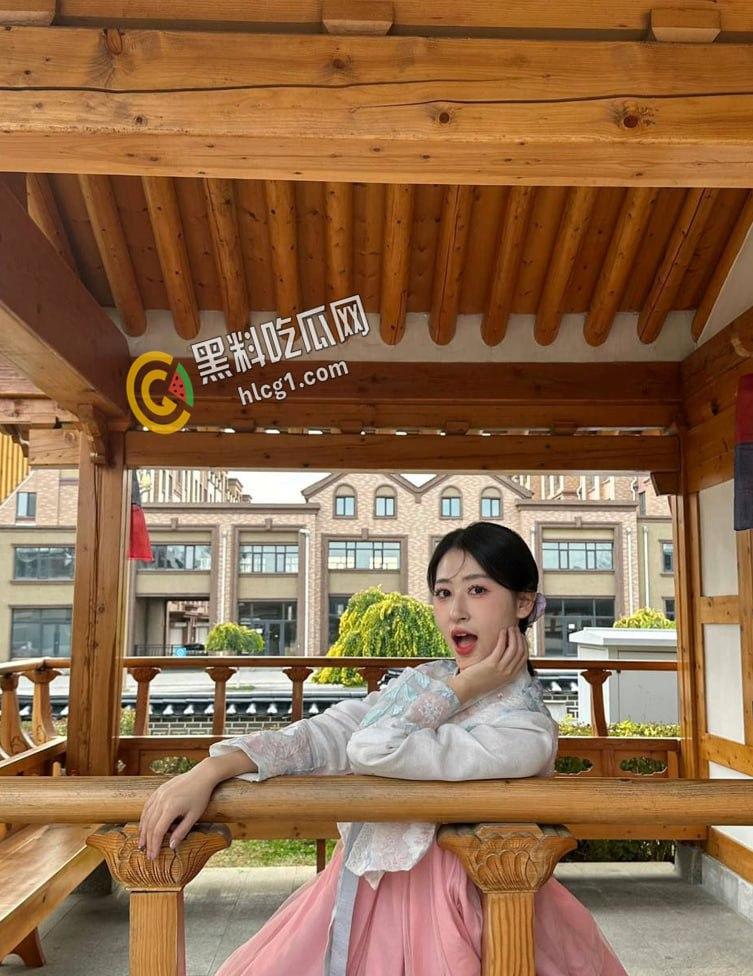 湖北文理学院反差大学生 孟洁 人小癮大的性瘾骚货 人前乖乖女人后骚浪贱的母狗 玩自慰玩具玩的嗷嗷叫  第3张