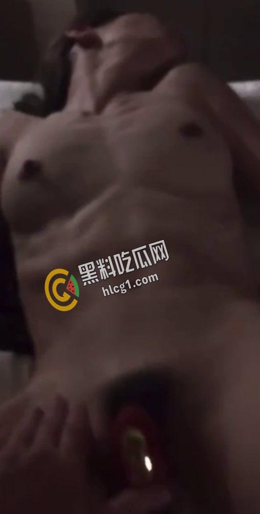 湖北文理学院反差大学生 孟洁 人小癮大的性瘾骚货 人前乖乖女人后骚浪贱的母狗 玩自慰玩具玩的嗷嗷叫  第5张