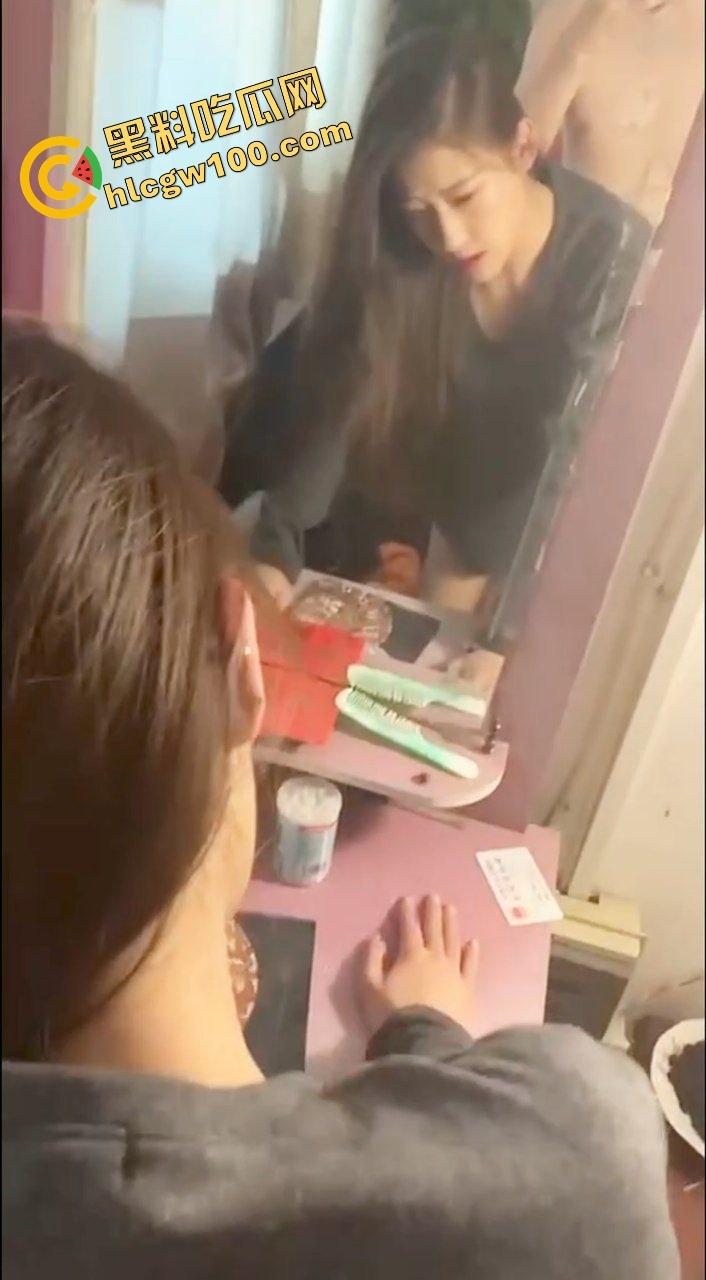 长春金融专校反差骚鸡【江敏】土豪砸钱包养，情趣黑丝后怼骚臀，化妆镜后入猛操娇喘！独家曝光！  第7张