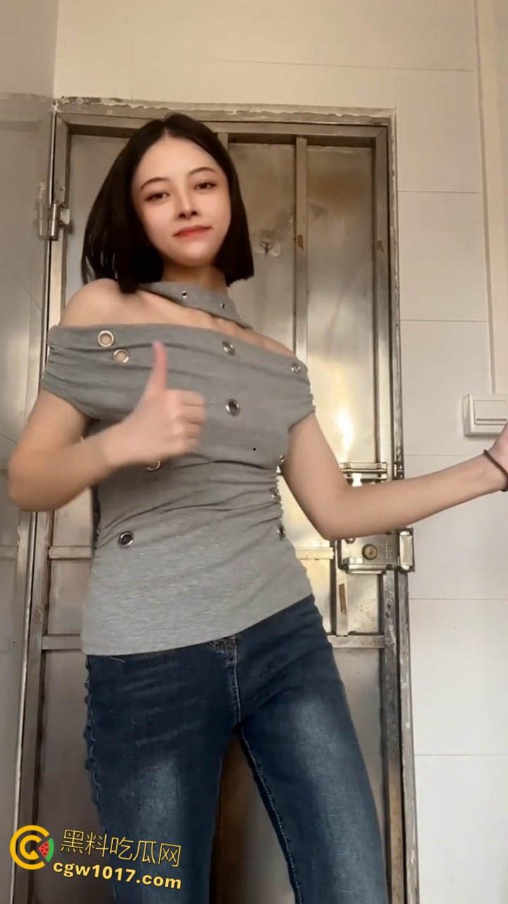 极品福利姬【小西西】最新裸舞流出，性感御姐全裸扭臀抖奶，修长美腿大开跪姿扭腰，让人彻底沦陷瞬间点燃欲火！  第1张