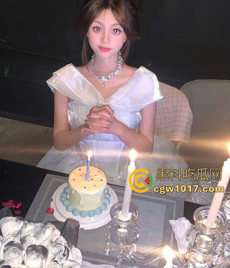 广东海洋大学极品学妹【魏玲】性爱私拍疯传,颜值顶级却骚得离谱，床上掰腿花式骑乘像开电锯!  第3张