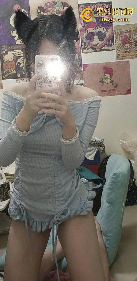 瓜友投稿大学妹子【林烟】私拍流出！宿舍自拍自慰天天给他看，骚逼十足直接曝光！  第21张