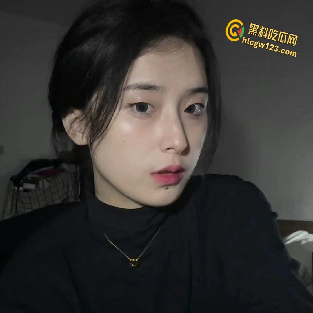 湘潭舞蹈生反差婊【沈溪】，清纯少女变土豪专属骚母狗，深喉内射最后还会唆干净筷子 !  第1张