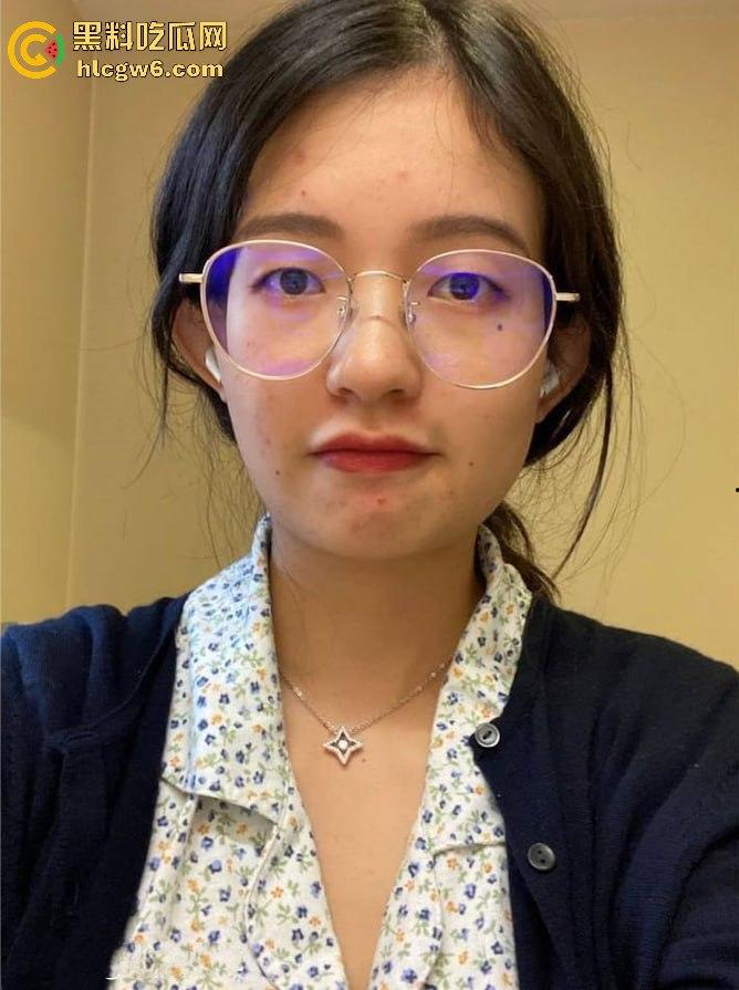 武汉眼镜妹【徐思涵】私密视频泄出！清纯外表下藏着一颗骚到骨子的肉欲灵魂！  第8张