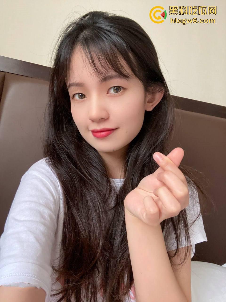 武汉眼镜妹【徐思涵】私密视频泄出！清纯外表下藏着一颗骚到骨子的肉欲灵魂！  第13张