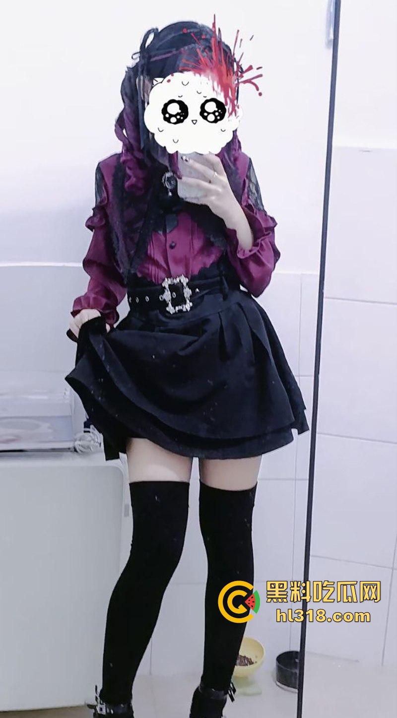 广州JK嫩妹【李诗诗】趁父母出门带游戏中CP回家做爱，无套爆操白虎馒头穴，堪称极品！  第6张