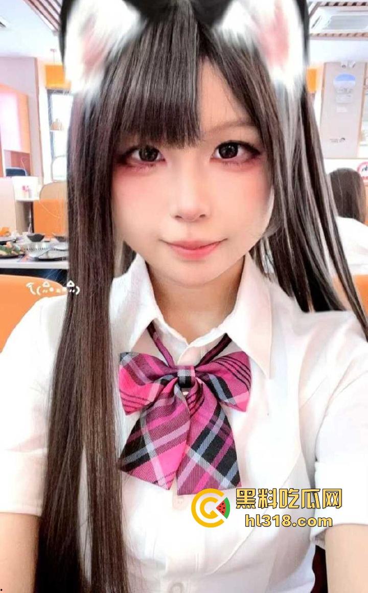 广州JK嫩妹【李诗诗】趁父母出门带游戏中CP回家做爱，无套爆操白虎馒头穴，堪称极品！  第9张