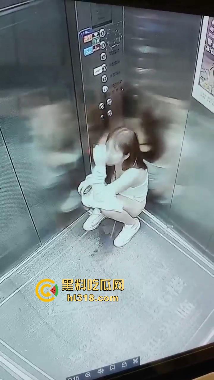 憋不住了！温州极品美女电梯放尿，看出来很急，脱下裤子就尿，还用手玩尿，监控拍的清清楚楚！  第5张