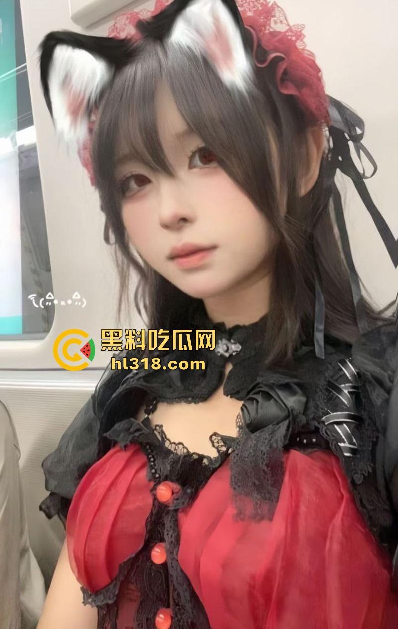 广州JK嫩妹【李诗诗】趁父母出门带游戏中CP回家做爱，无套爆操白虎馒头穴，堪称极品！  第12张