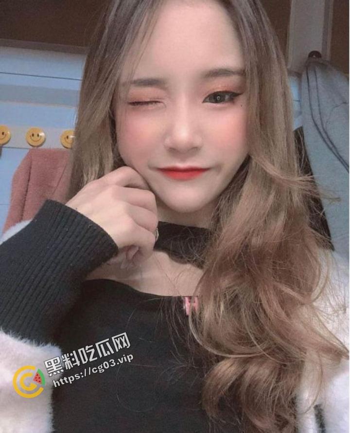 香港 mk妹 00后 公然在包厢里开毒趴 上头后摇头晃脑神智不清 ins账号被扒出  第2张