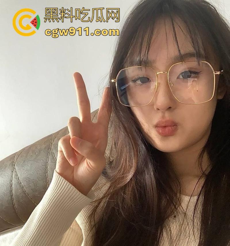 河北邢台人民教师【李安艺】课堂上的严师，私下的反差母狗，男友无套后入蜜桃翘臀，还是老师骚！  第4张