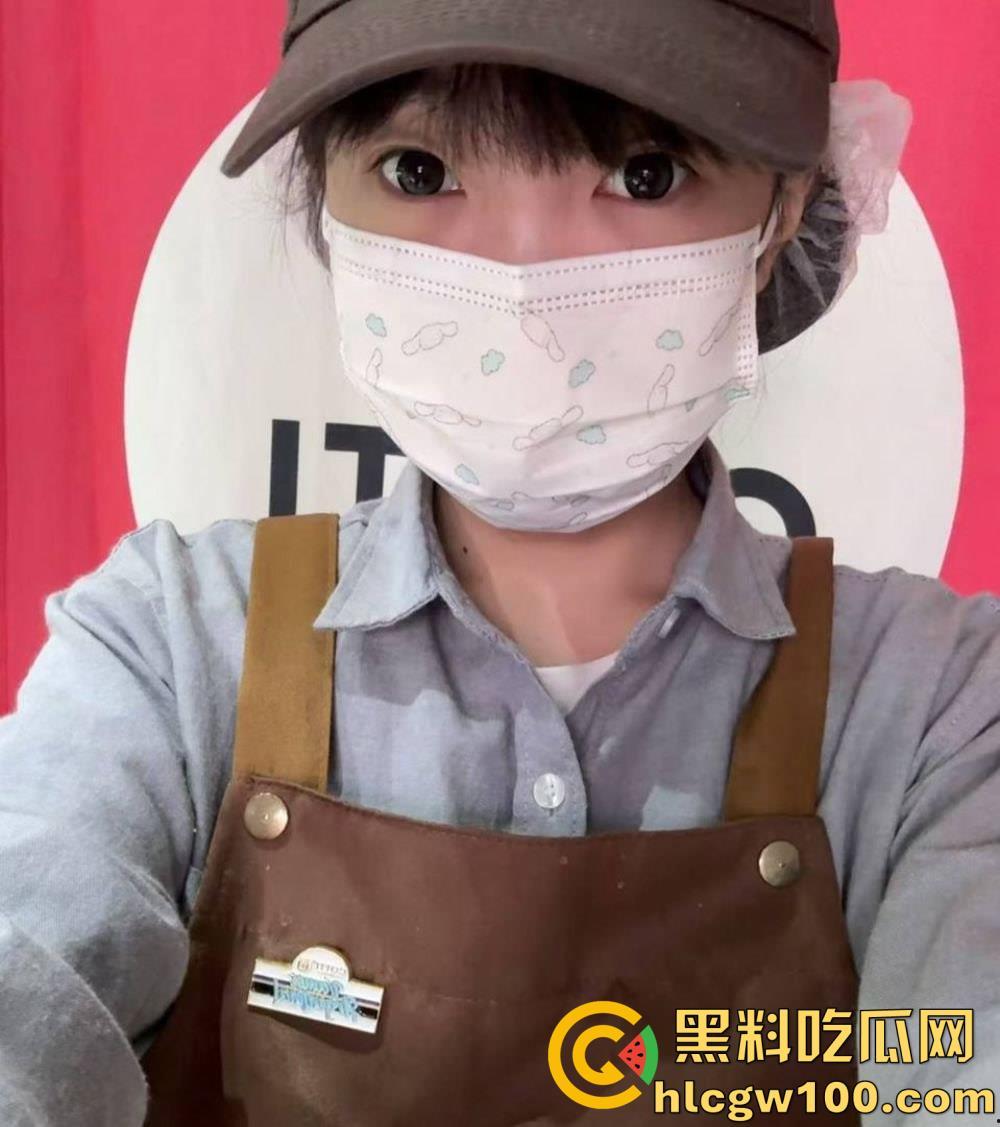 湖北19岁反差精神小妹【邵丽燏】被土豪大肆网调视频曝光，给主人拍内裤拍逼完成任务！  第8张