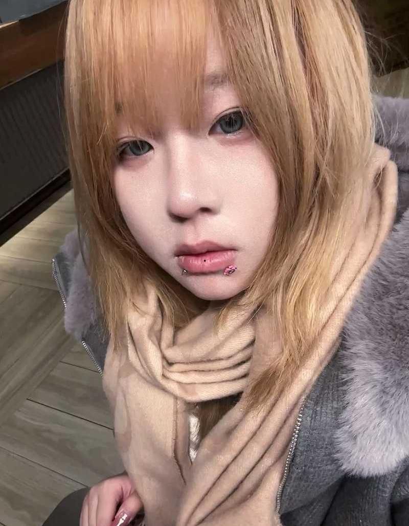 广州巨乳母狗【林素莹】 性爱视频泄露，天然大奶性感肥臀身材火辣，炮友乳钉调教，淫荡母狗一枚！  第4张