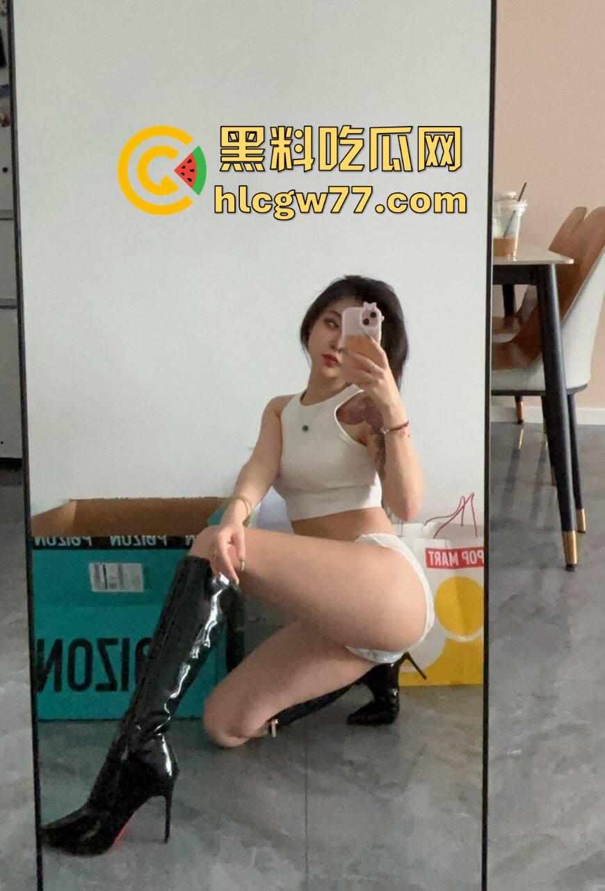 踏马是个人才啊，拿鱼换炮！两个钓鱼佬拿钓的鱼去找街边快餐店换炮，还真被他换到了！  第2张