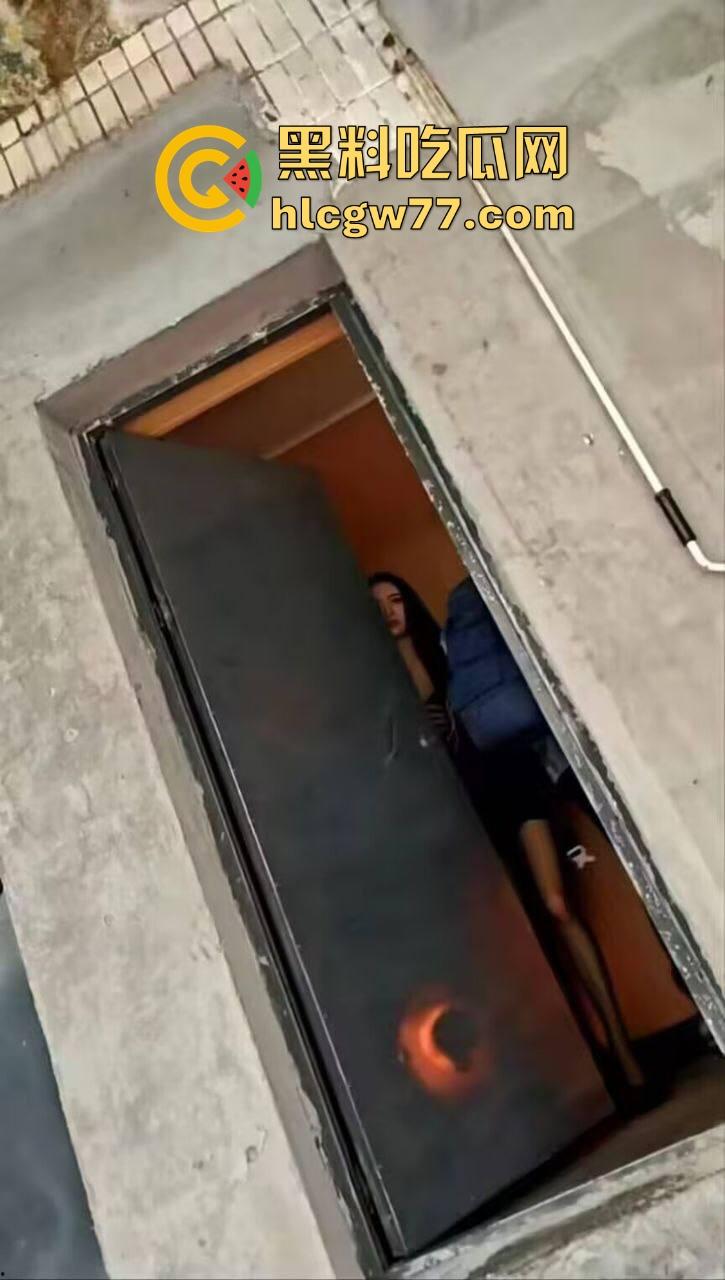 踏马是个人才啊，拿鱼换炮！两个钓鱼佬拿钓的鱼去找街边快餐店换炮，还真被他换到了！  第3张