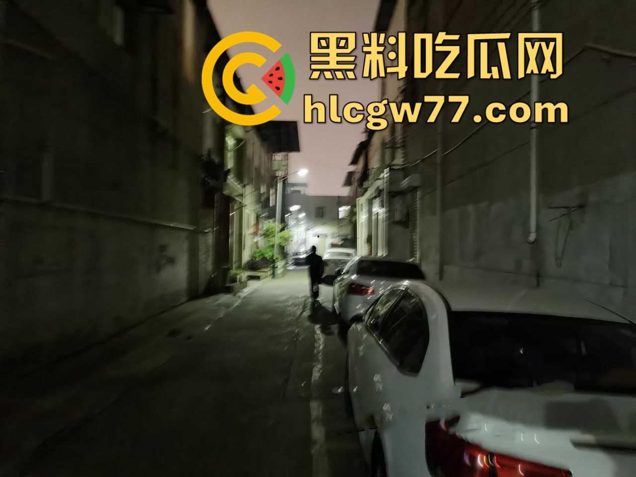 踏马是个人才啊，拿鱼换炮！两个钓鱼佬拿钓的鱼去找街边快餐店换炮，还真被他换到了！  第6张