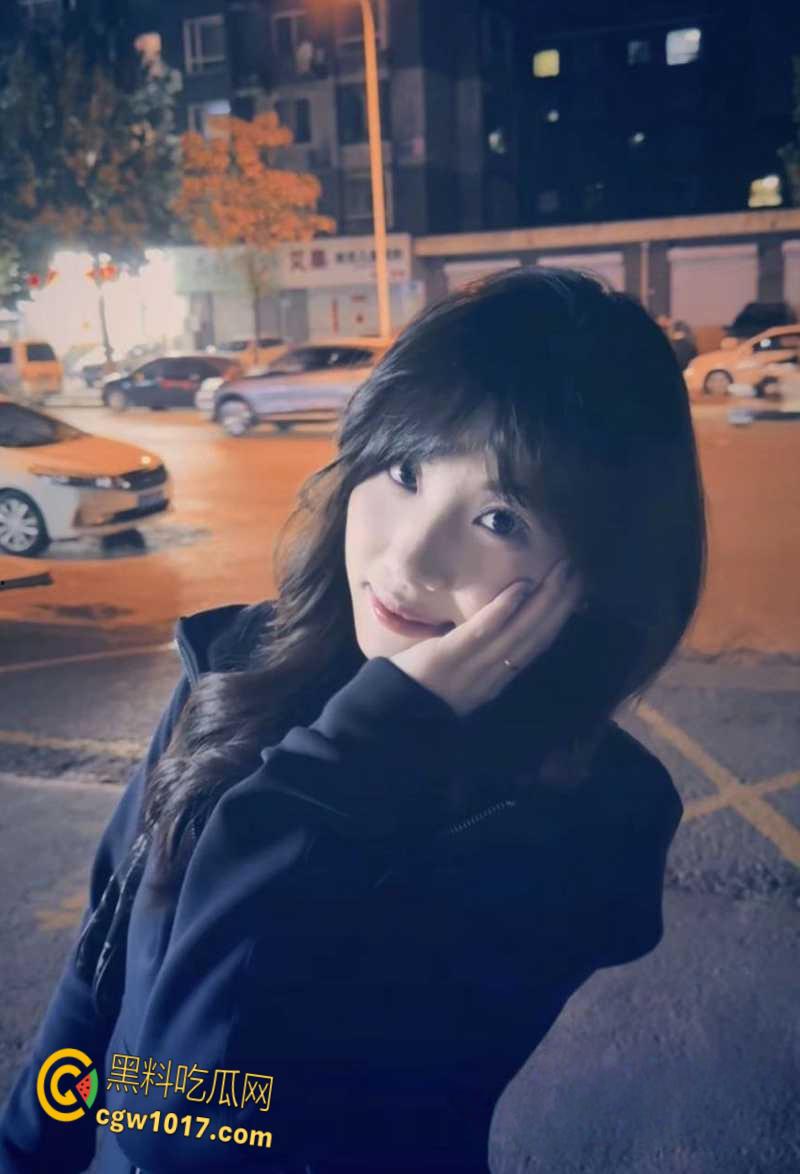 莆田青涩少女【张雨涵】遭男友蒙骗拍淫片，羞涩露奶玩自拍，穿粉裙白丝挨操只敢低声娇喘，淫性有待开发啊！  第5张