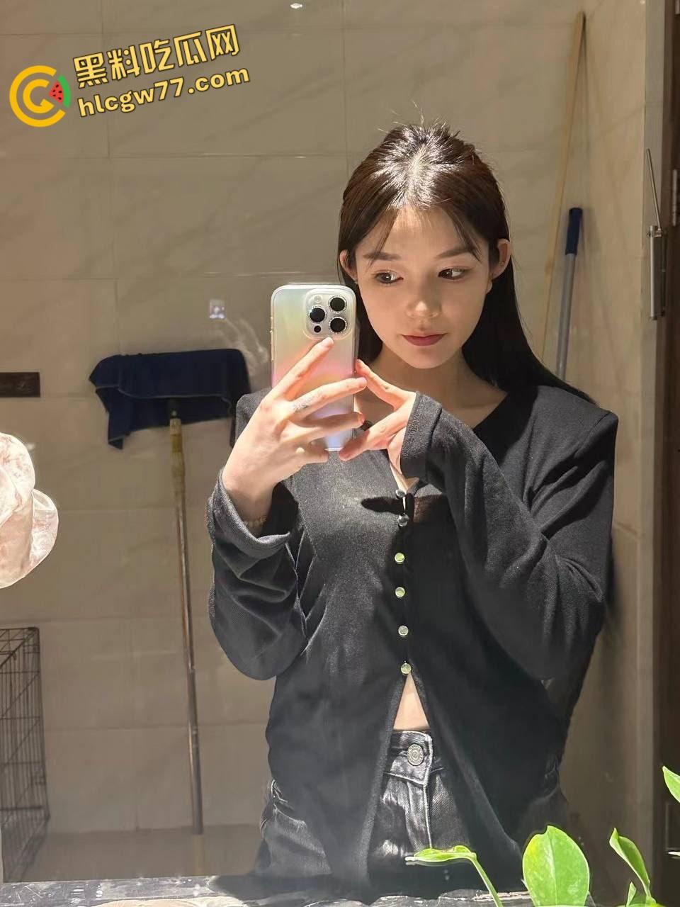 极品纹身御姐【李思羽】裸聊狂撩，娇喘自慰淫水流，男友隔屏欲火烧！  第4张