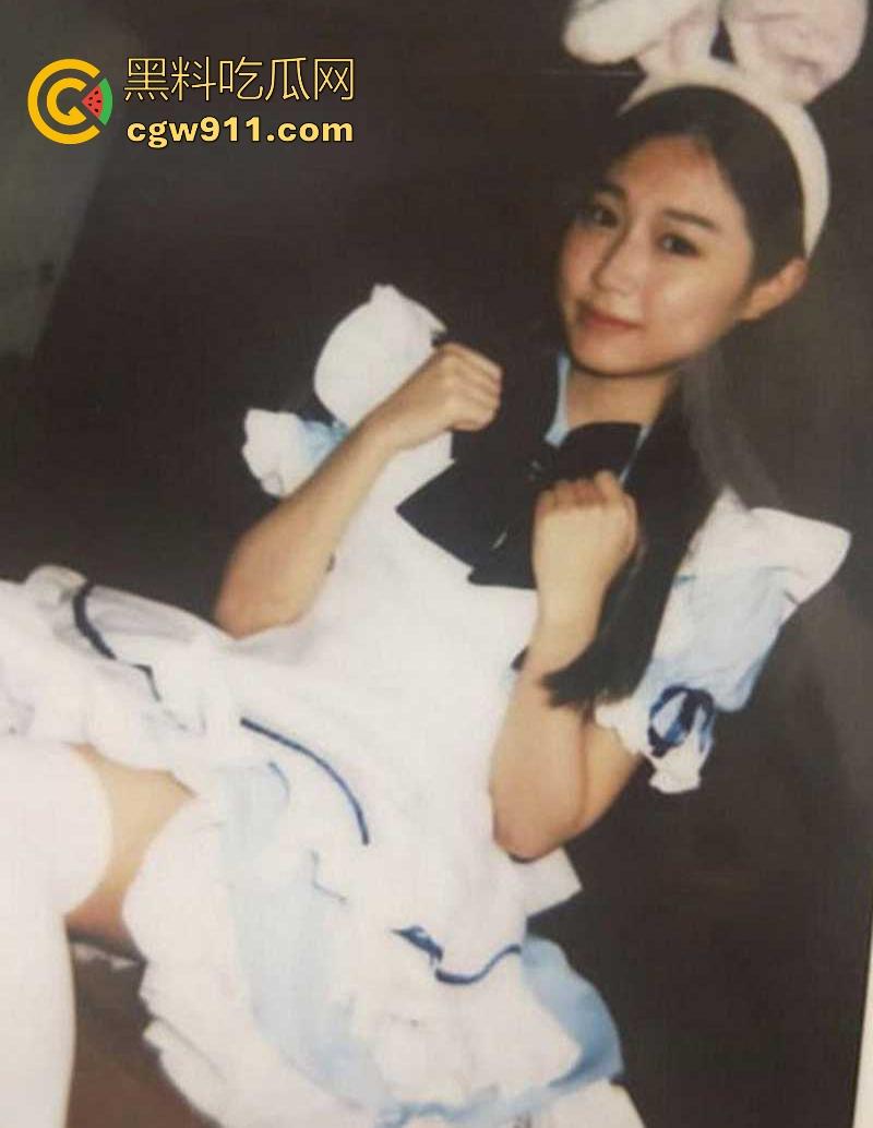 甜美学妹约炮淫片流出，可爱小母狗露脸口交舔屌，露奶掰逼被跳蛋玩穴，开档黑丝被无套爆操！  第3张