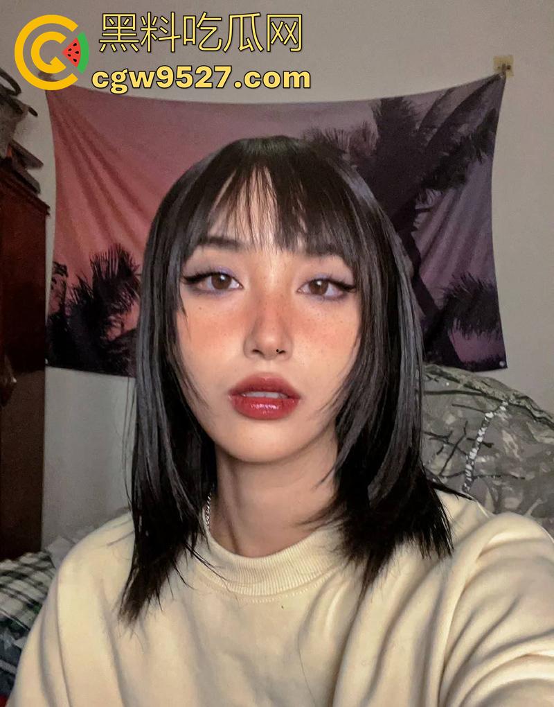 抖音同城约炮coser，御姐颜值长腿肥臀，身材性感极致诱人，穿性感黑丝勾引网友，自拍视频流出！  第2张