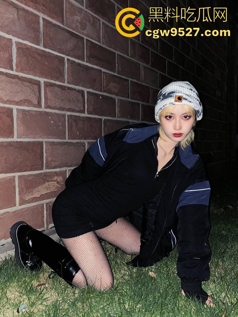 抖音同城约炮coser，御姐颜值长腿肥臀，身材性感极致诱人，穿性感黑丝勾引网友，自拍视频流出！  第4张