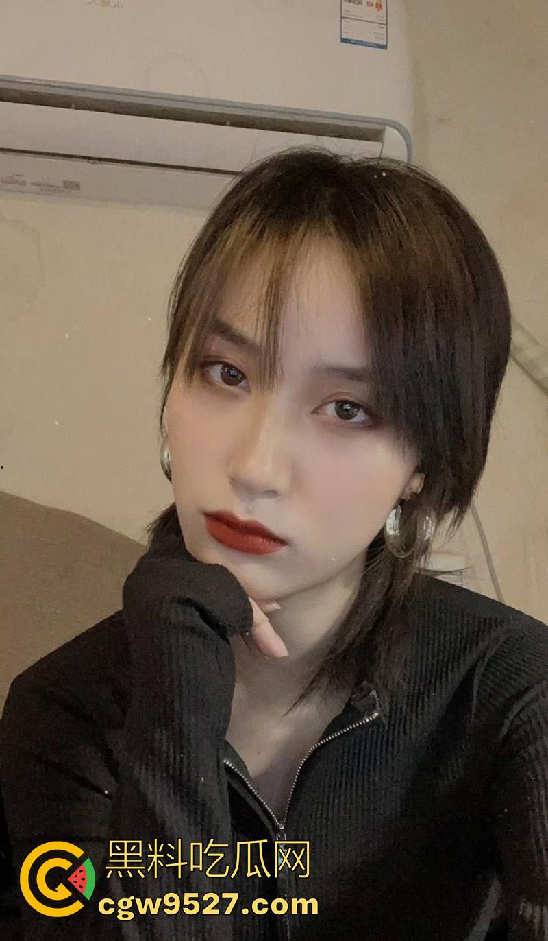 抖音同城约炮coser，御姐颜值长腿肥臀，身材性感极致诱人，穿性感黑丝勾引网友，自拍视频流出！  第5张