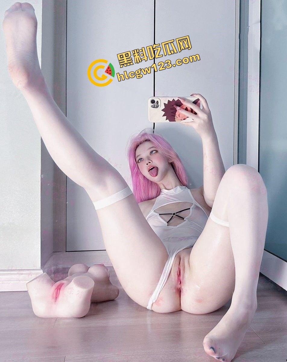 当馒头脸白虎逼撞上阿黑颜，骚得流油，就是不知道是真白虎还是剃过的，别等插进去才发现刺鸡巴！  第6张