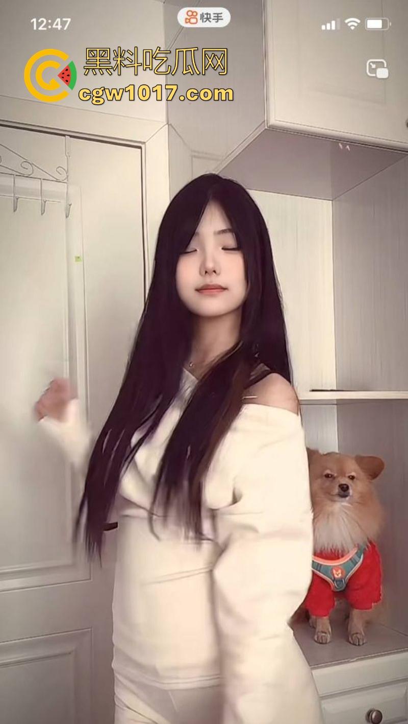 快手可爱网红【酱酱】榜一福利私拍流出，重金下的骚逼模样，吊带白丝紧裹美腿，扭腰摆臀骚舞，很诱惑！  第7张