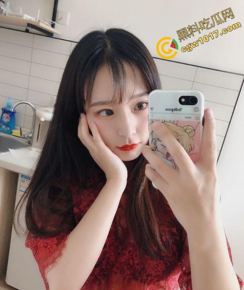 校园尤物，妖娆胴体引百男疯狂！金主震撼深喉舔骚态，粉嫩白虎穴受暴操，自慰视频满足欲望！  第1张