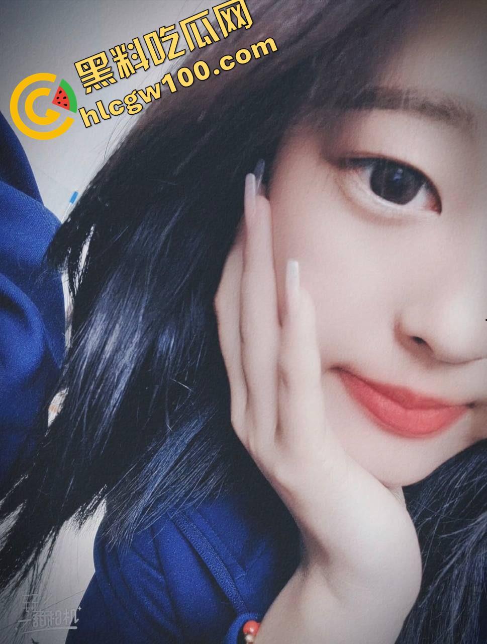 重庆医学院【李青玉】长相清纯却骚到不行的贫乳反差学妹，被学长哄骗发骚自拍  第2张