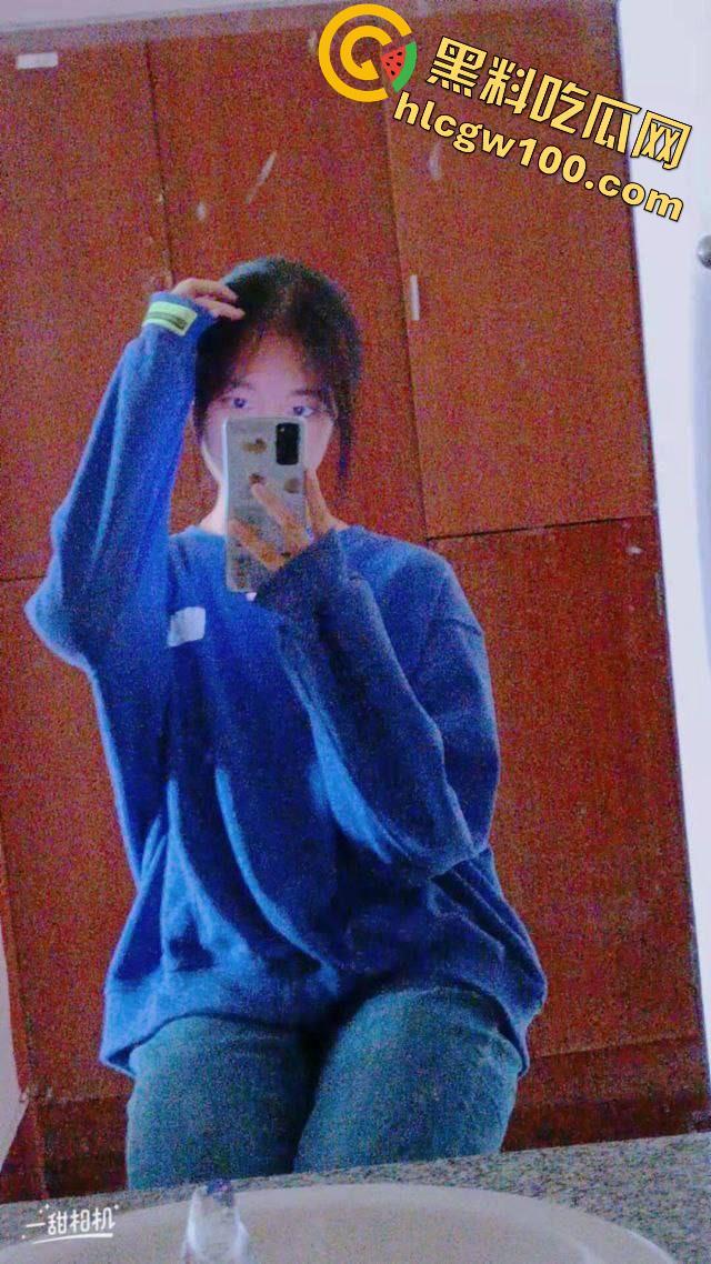 重庆医学院【李青玉】长相清纯却骚到不行的贫乳反差学妹，被学长哄骗发骚自拍  第3张