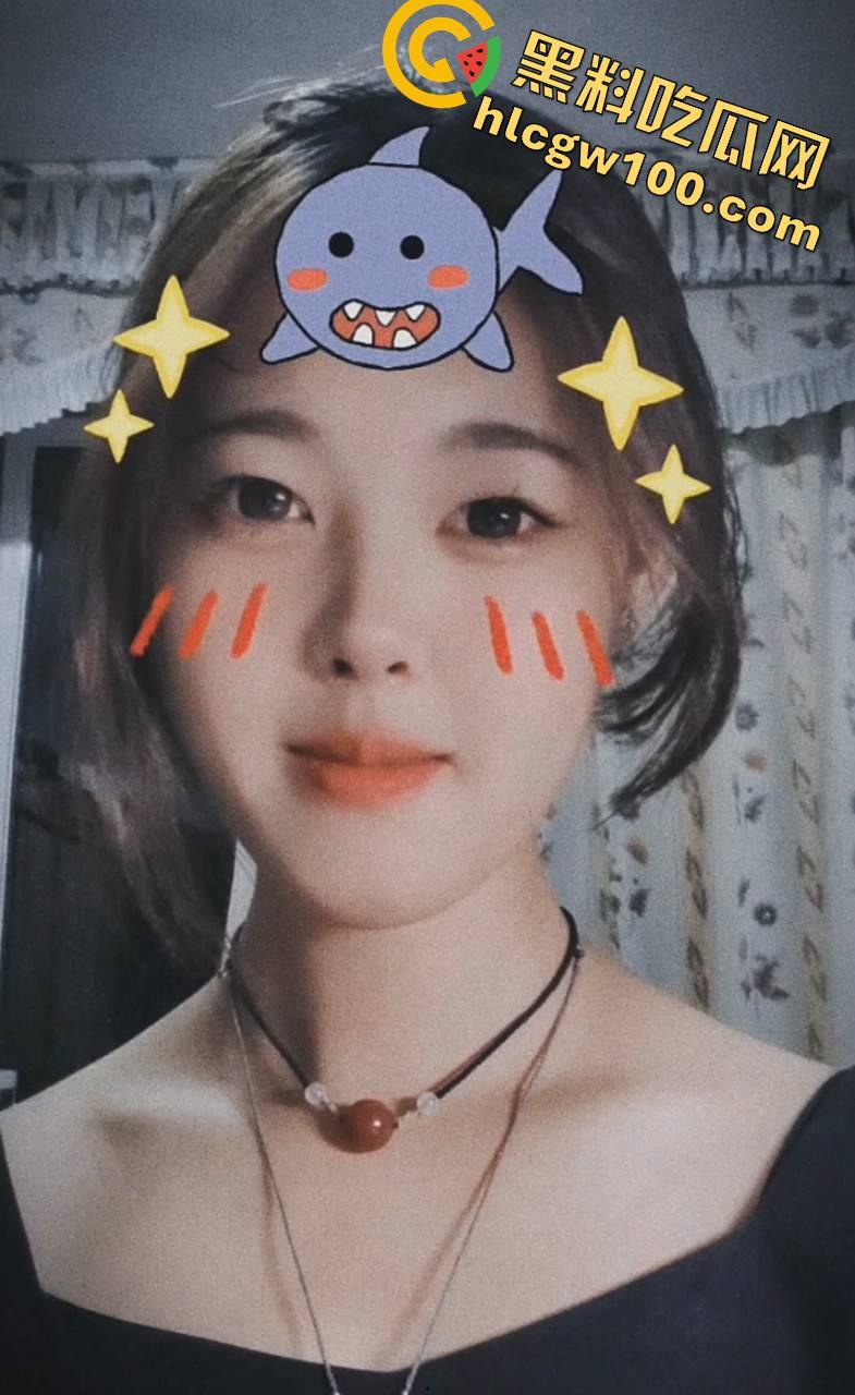 重庆医学院【李青玉】长相清纯却骚到不行的贫乳反差学妹，被学长哄骗发骚自拍  第4张