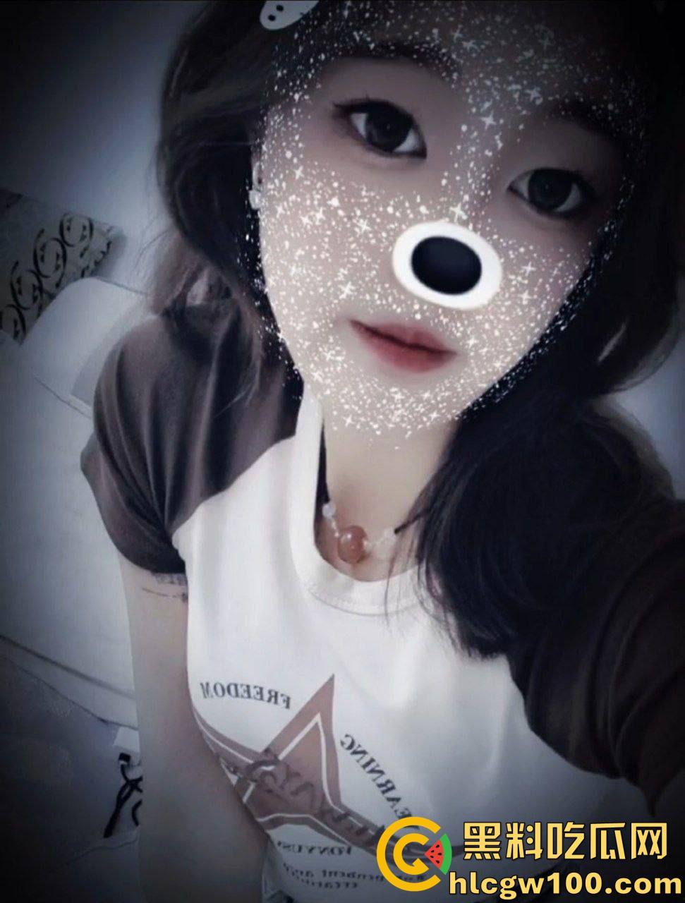 重庆医学院【李青玉】长相清纯却骚到不行的贫乳反差学妹，被学长哄骗发骚自拍  第10张