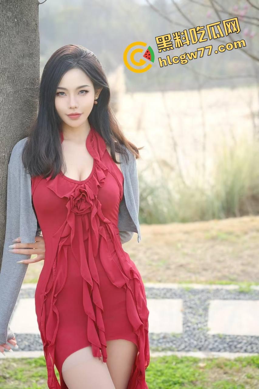 厦门街头任务式调教，鸡巴随时随地上线，穿裙子就是方便完成主人的命令！  第7张