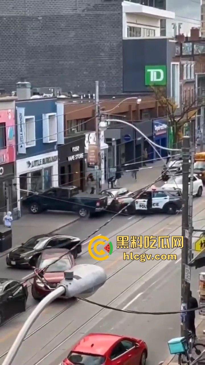 多伦多11月2日上演现实版警匪追逐！downtown街头劫车事件，比大片还带劲！  第9张