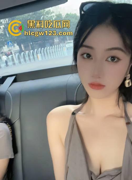 抖音极品御姐【失眠蝴蝶】性爱视频流出 高冷大胸御姐被金主打桩猛操 尽显放荡本性！  第3张