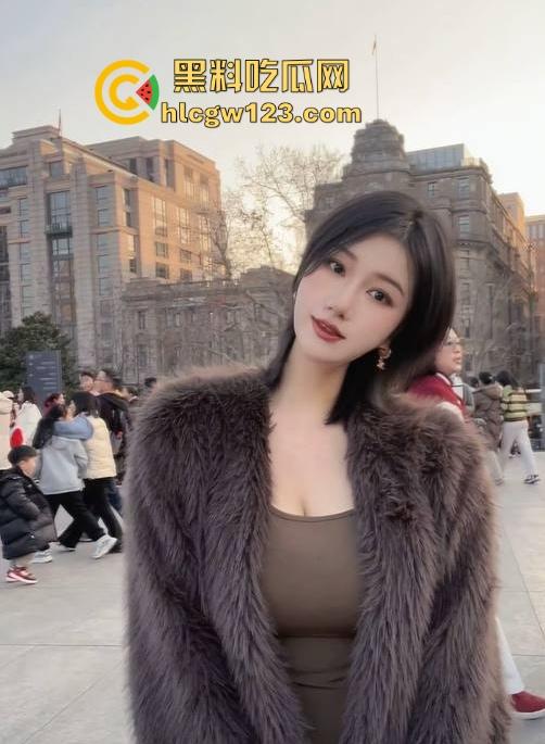 抖音极品御姐【失眠蝴蝶】性爱视频流出 高冷大胸御姐被金主打桩猛操 尽显放荡本性！  第5张