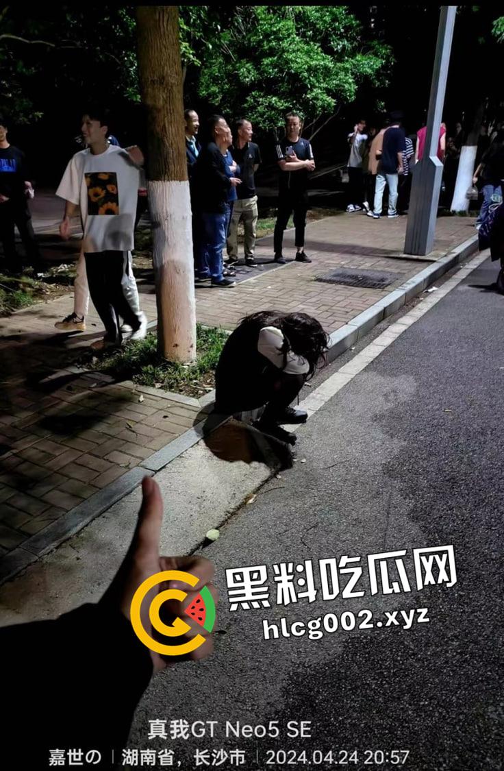 湖南长沙职业技术学院 男扮女装进女生宿舍猥亵  被抓到当众处刑 这就是大屌萌妹吗 第6张