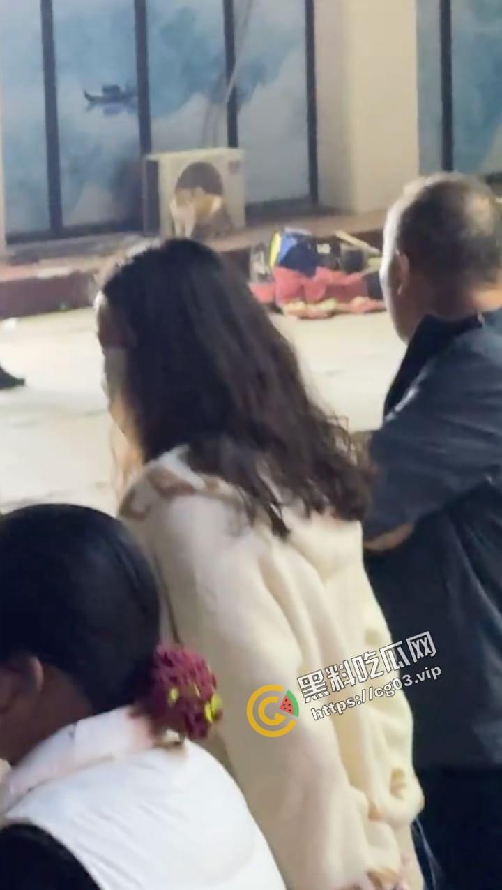 网传 小两口吵架 男的开车把女的撞死了  第5张