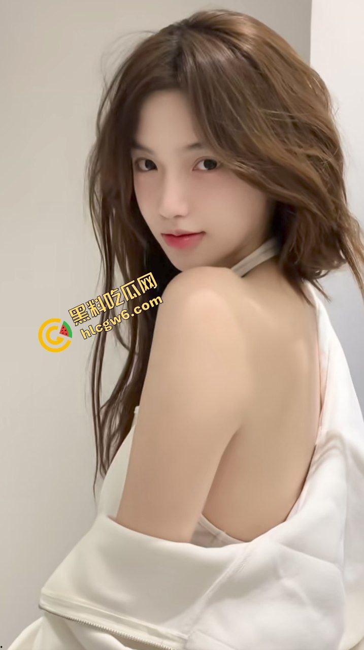 抖音出水芙蓉气质反差女网红『偷心九月天』被会员大哥约操 家中深喉后入激情！原创独家曝光流出！  第4张