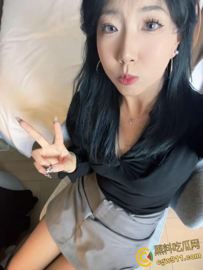 山西临汾微胖学妹【徐淼淼】，与男友酒店镜前后入自拍，极品翘臀后入爆操，白嫩巨乳晃动不止！  第1张