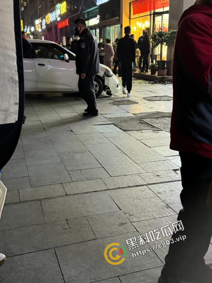 网传 小两口吵架 男的开车把女的撞死了  第8张