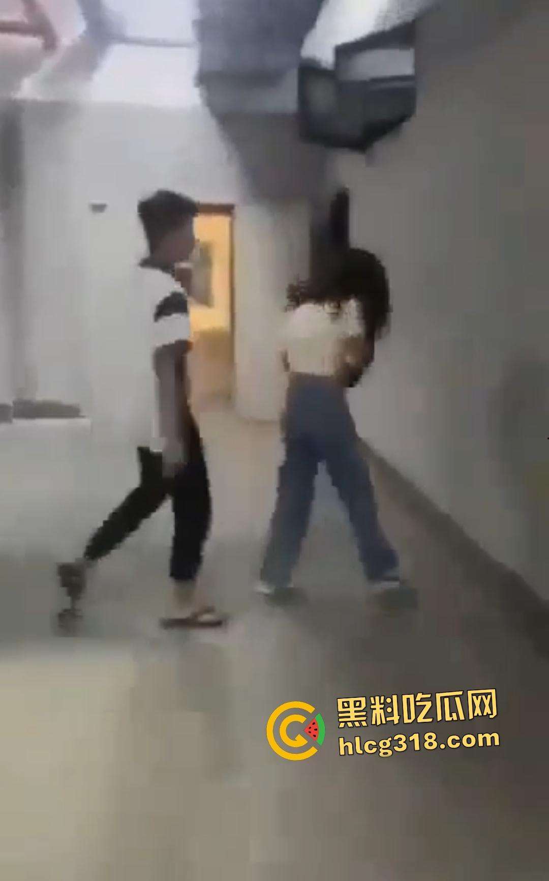 华侨城桔子酒店女子穿最爱的JK跳楼自杀悲剧！原因竟是女友遭男友暴打次日绝望坠楼！  第2张