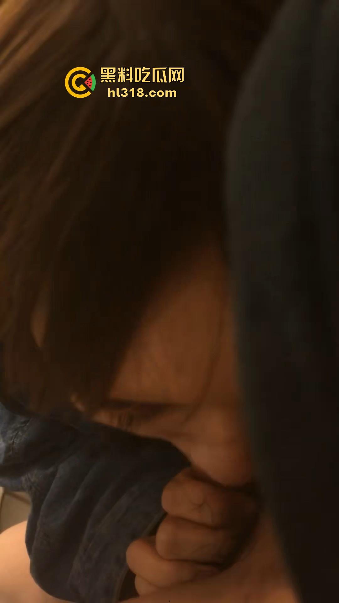 商场试衣间再现口交性爱，肉丝美女露脸深情舔屌，疯狂展示精湛口技榨精，娇喘淫靡销魂！  第8张