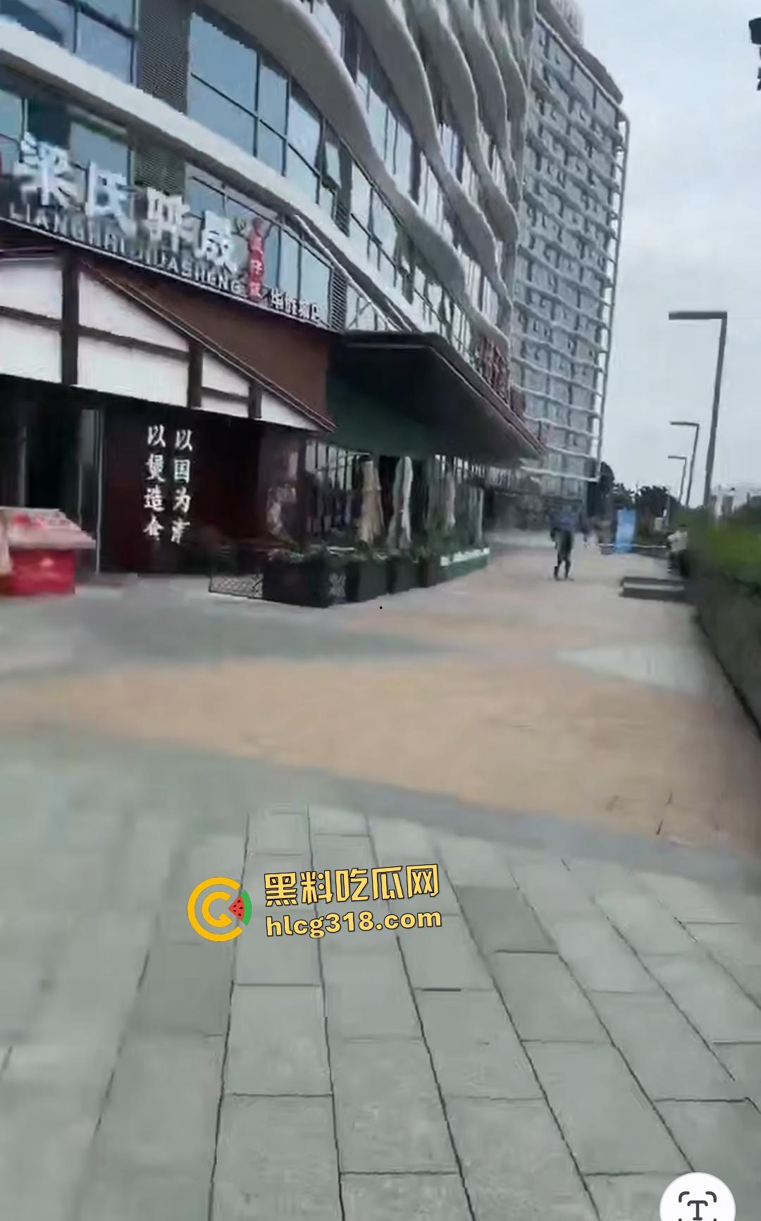 华侨城桔子酒店女子穿最爱的JK跳楼自杀悲剧！原因竟是女友遭男友暴打次日绝望坠楼！  第5张