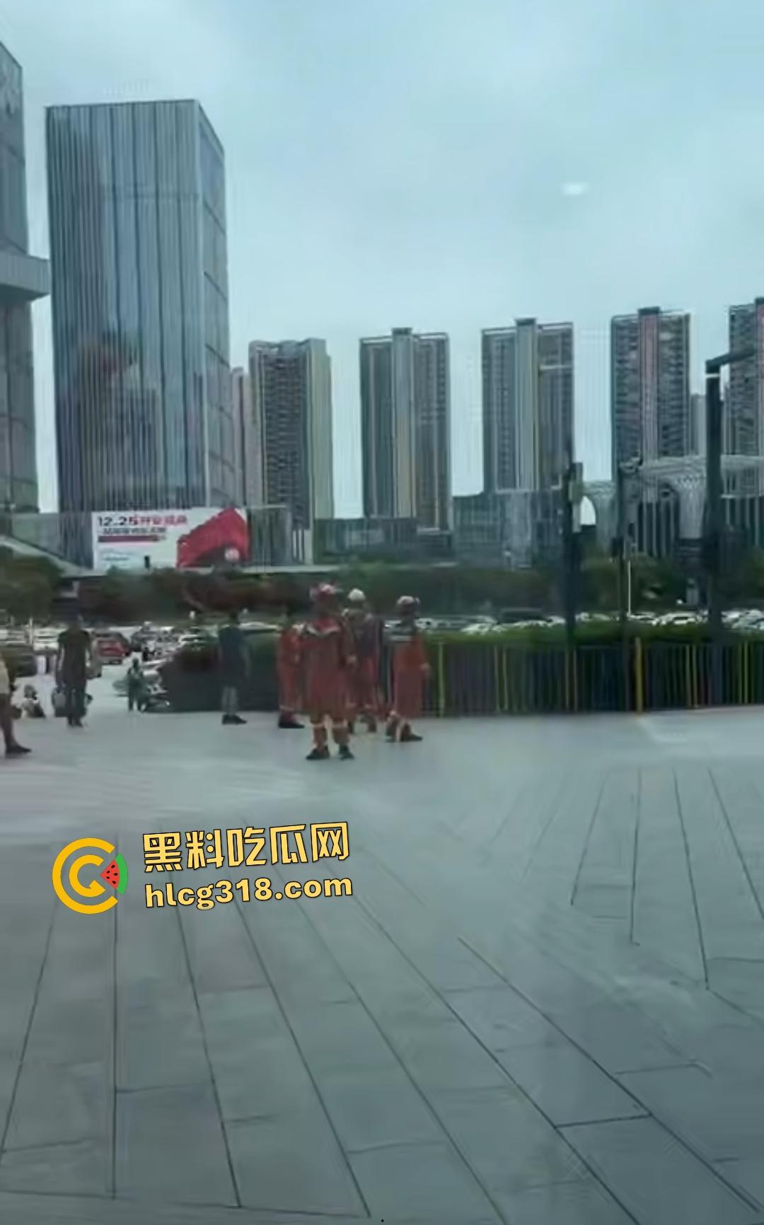 华侨城桔子酒店女子穿最爱的JK跳楼自杀悲剧！原因竟是女友遭男友暴打次日绝望坠楼！  第6张