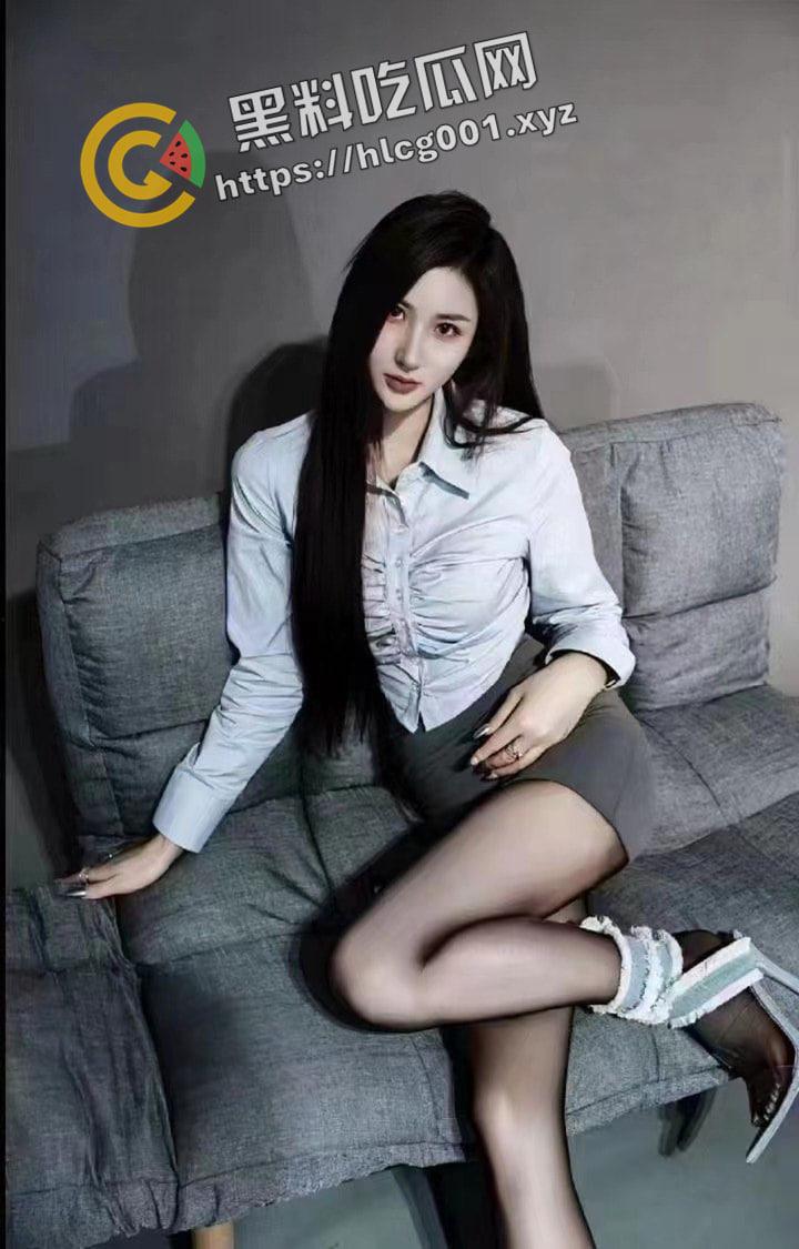 广东女DJ的发财之道 打碟不穿内裤 饱满鲍鱼展现无余  全年演出被排满 真财富密码 第3张