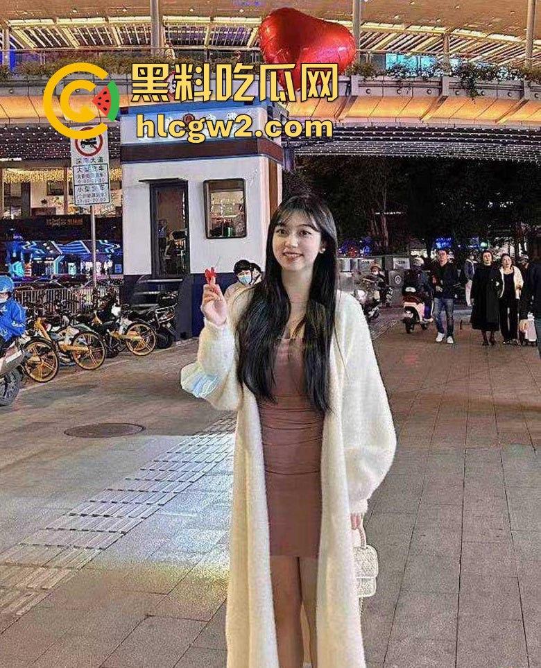 郑州艺术职业大学大长腿模特【宦嘉】酒店遭摄影师潜规则 口爆全程无毛白虎没操到 摄影师哭崩在厕所！  第10张
