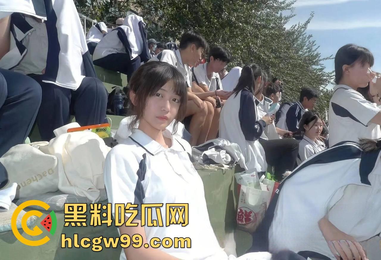 南京城市学院服装表演大一学妹【孙珊】裸聊视频曝光，极品美乳粉嫩玉足私拍流出，足控舔屏福利！  第5张