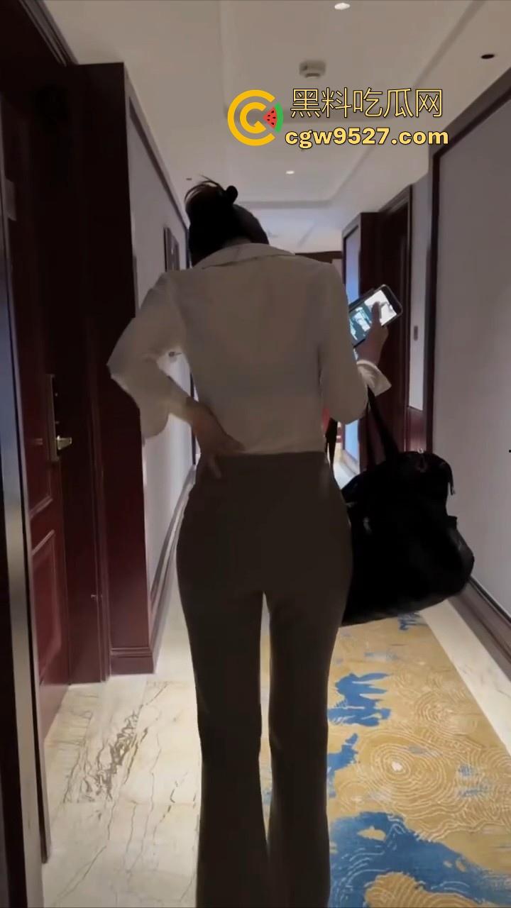 刚闭关回来憋太久，叫了只上门鸡服务，没控制好用力过猛，把她都到腰疼，怪我太猛了！  第3张